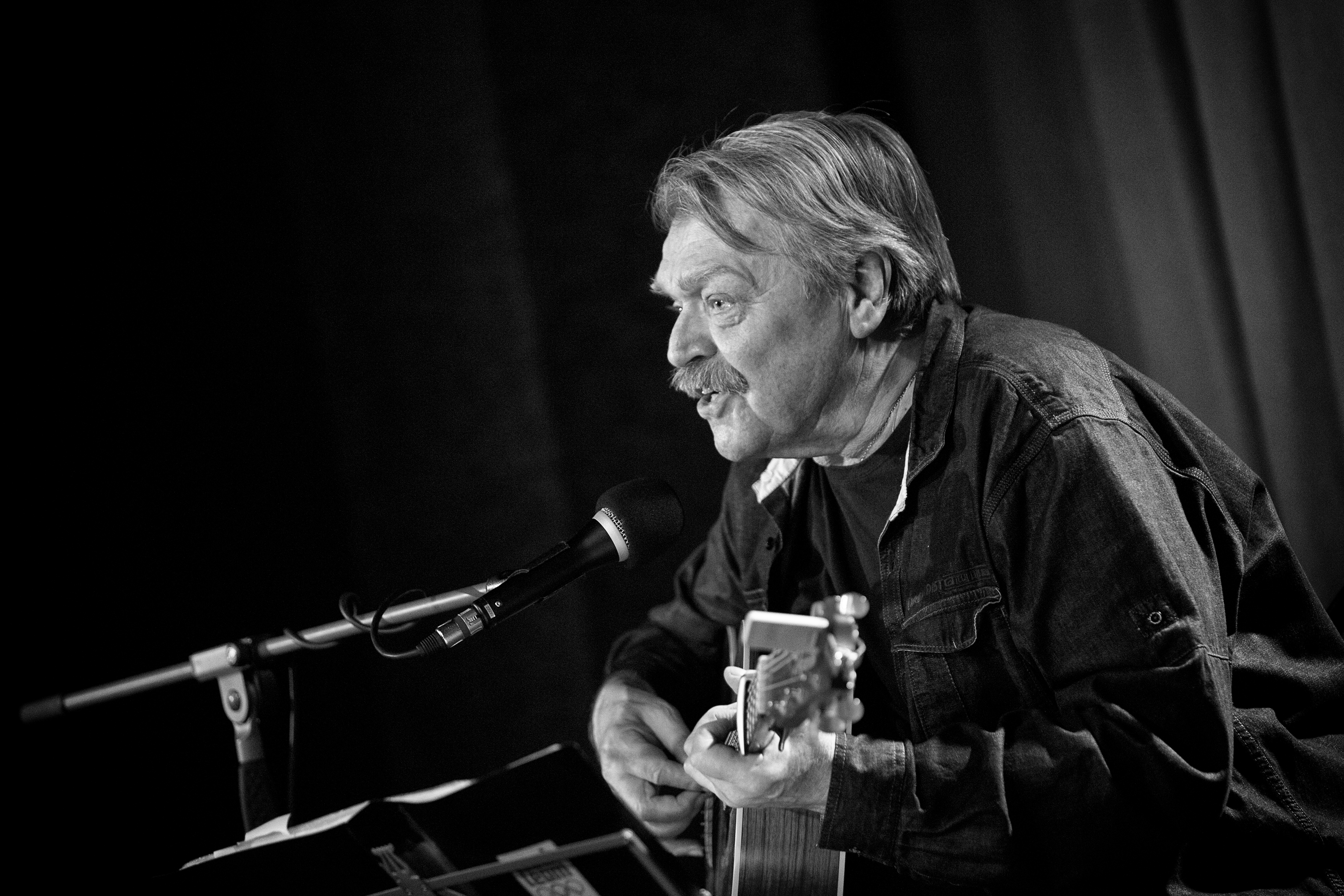 Karavana č. 87 / Mirek Paleček