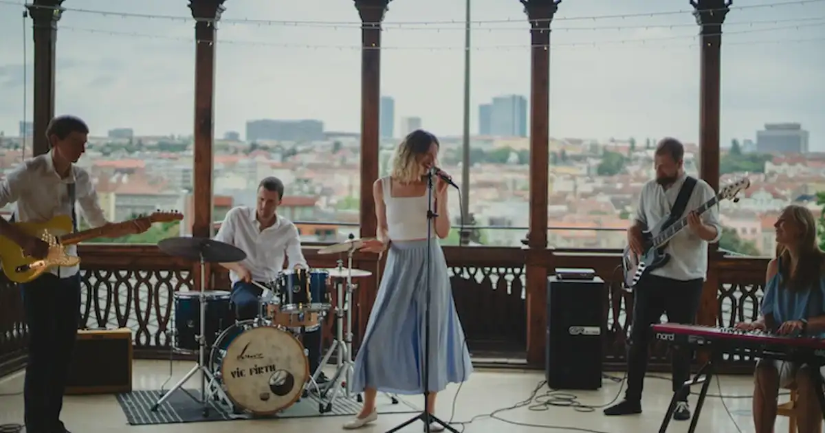 Skupina Naboso uvedla videoklip k singlu „Déšť“